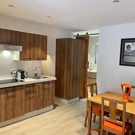 Superbe Pres De La Et Du Centre アパート サントロペ